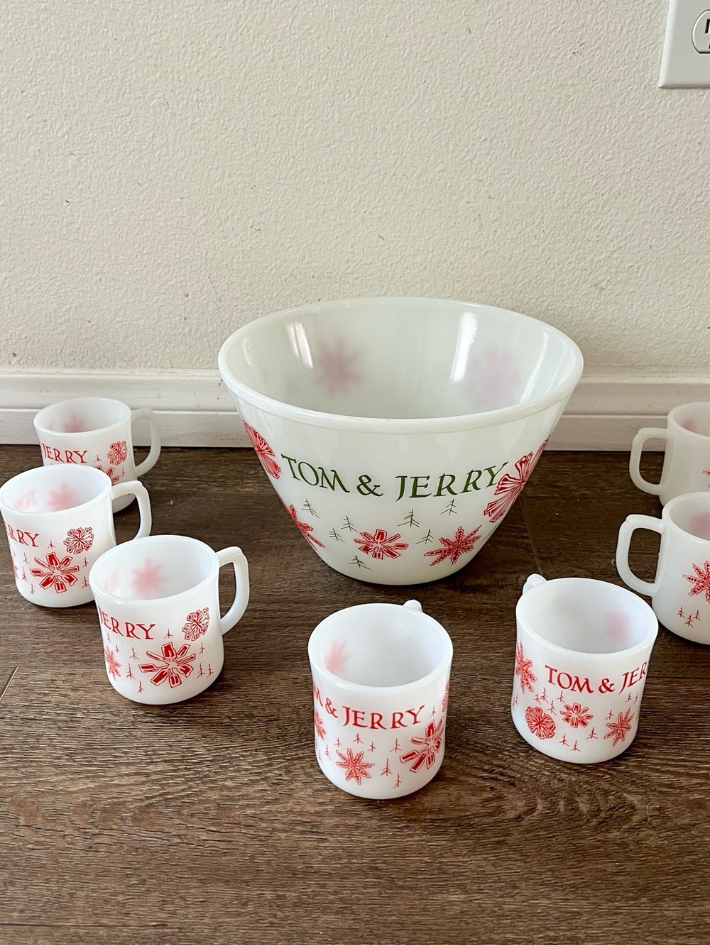 1960 Fire-King Tom & Jerry Bowl Milk Glass And 7 Mugs